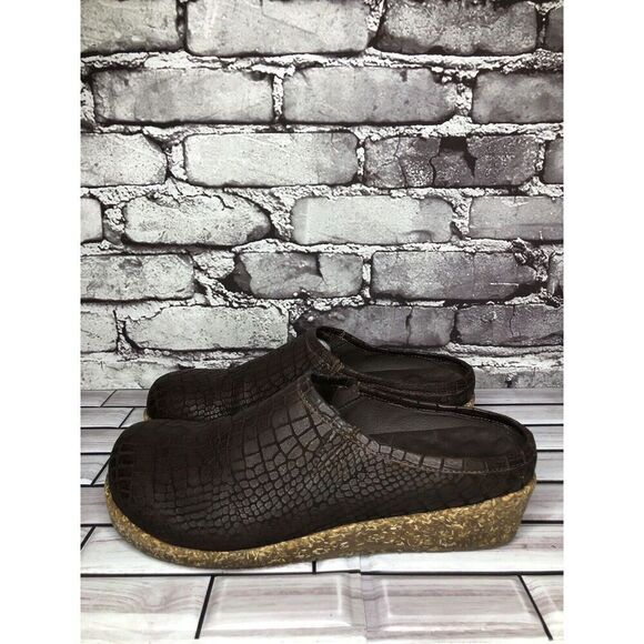 Elite By Walking Cradles Brown Leather Croc Comfort SlipOn Cork Clogs Women Sz 8 - Picture 16 of 16